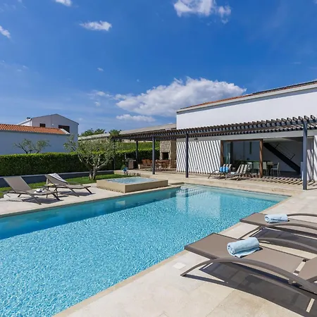 Villa Luna Bianca By Interhome *